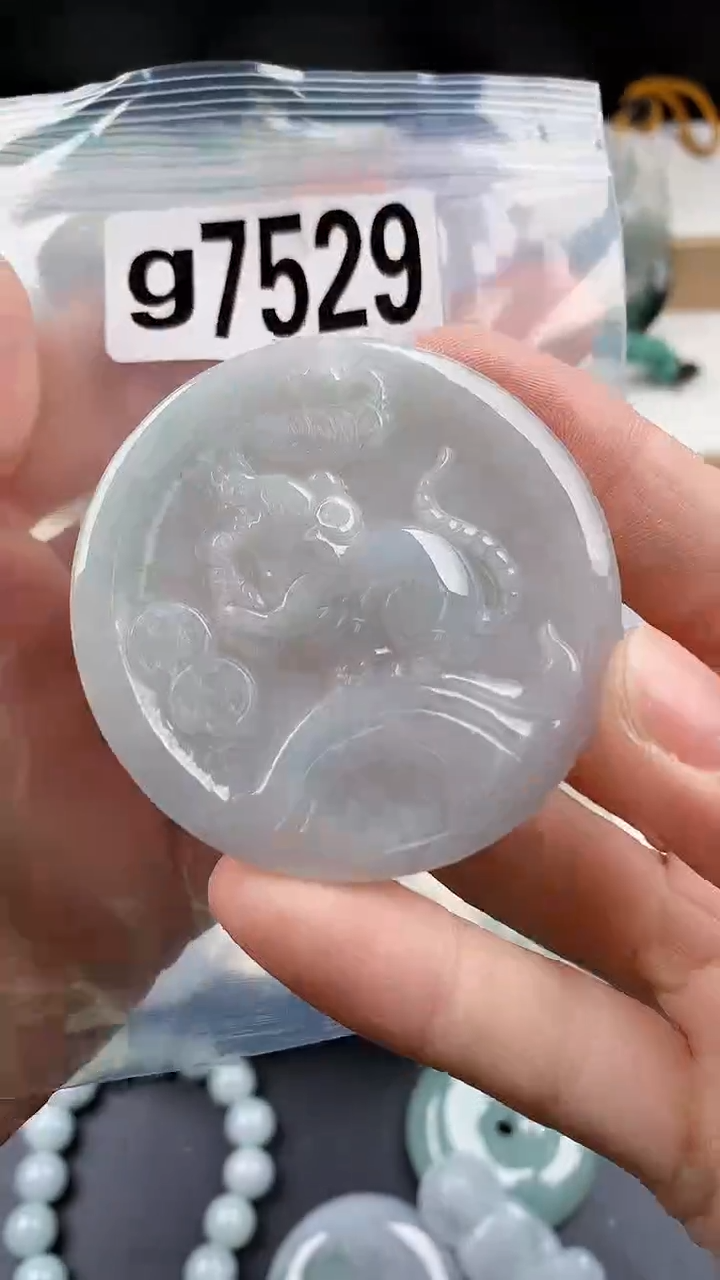 颈饰未镶嵌翡翠天然翡翠吊坠挂件