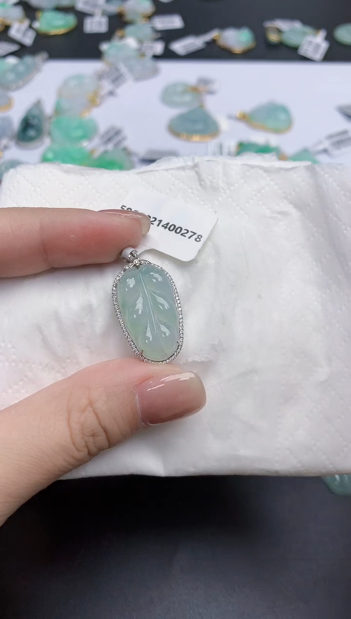 【闪购商品】翡翠颈饰18K金镶嵌天然缅甸翡翠A货