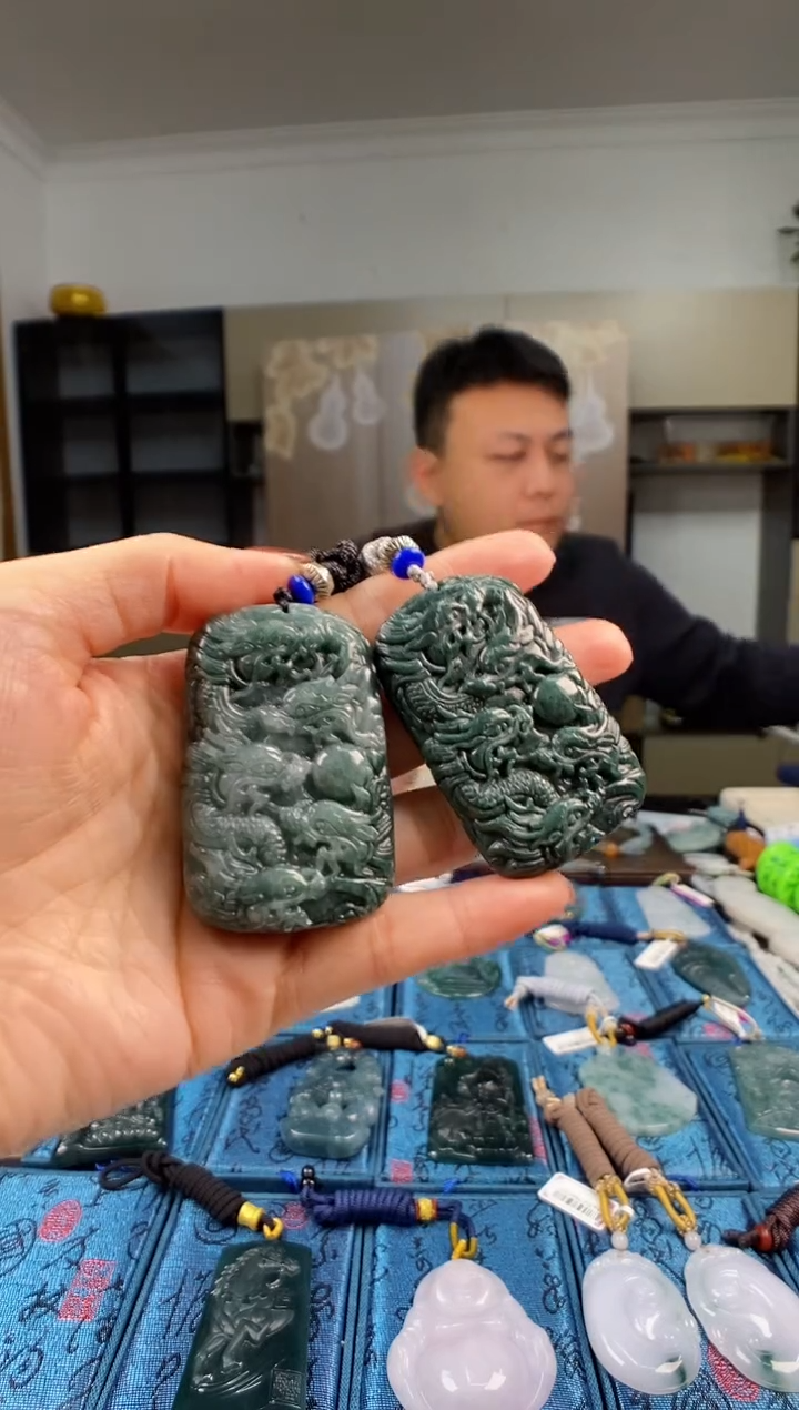 颈饰未镶嵌翡翠多样性发其一