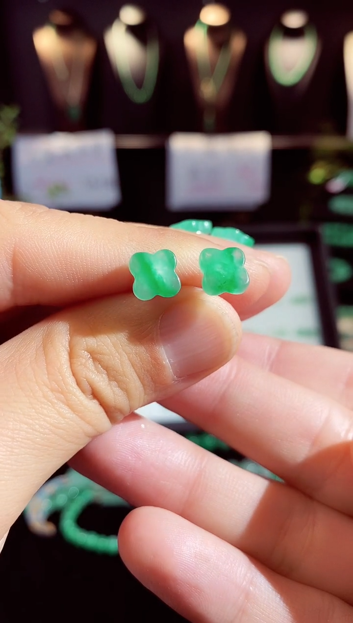 【闪购商品】石英质玉耳钉未镶嵌耳钉