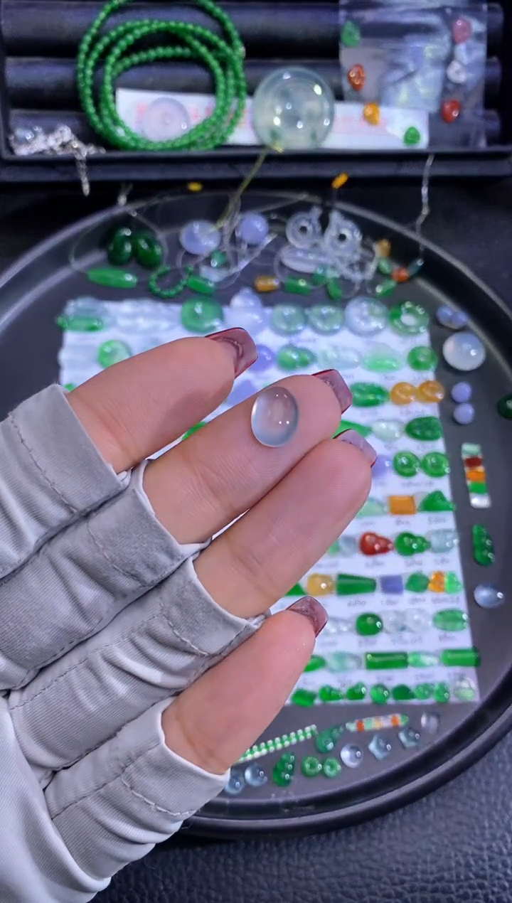 未镶嵌挂件翡翠蛋面