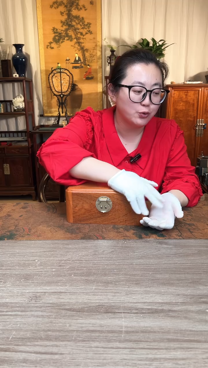 【闪购商品】花梨木类成套家具缅花 圆角首饰盒24*16*11