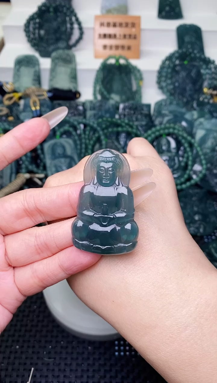 颈饰未镶嵌翡翠 1