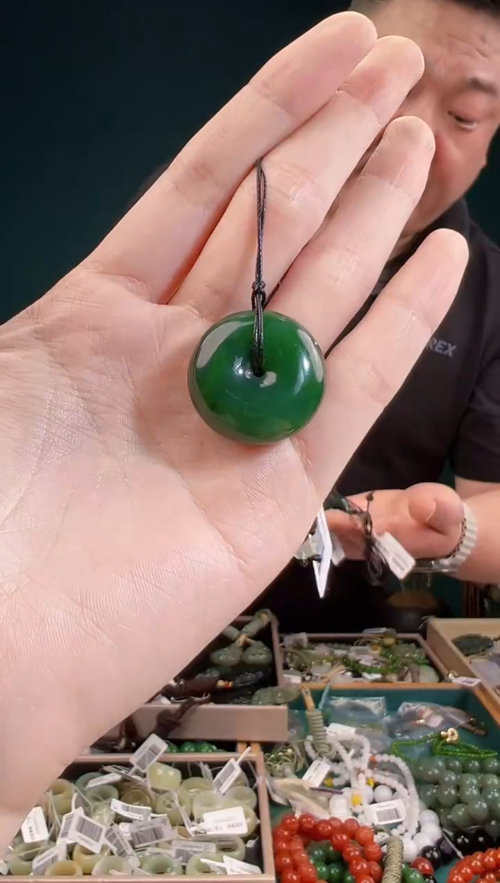 颈饰未镶嵌和田玉一物一证 拍一单发一个