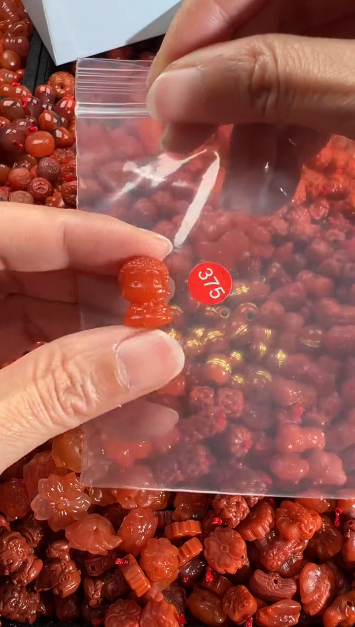 【闪购商品】南红玛瑙合金颈饰2