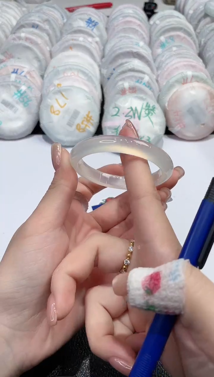 【闪购商品】玛瑙/玉髓手镯未镶嵌-183