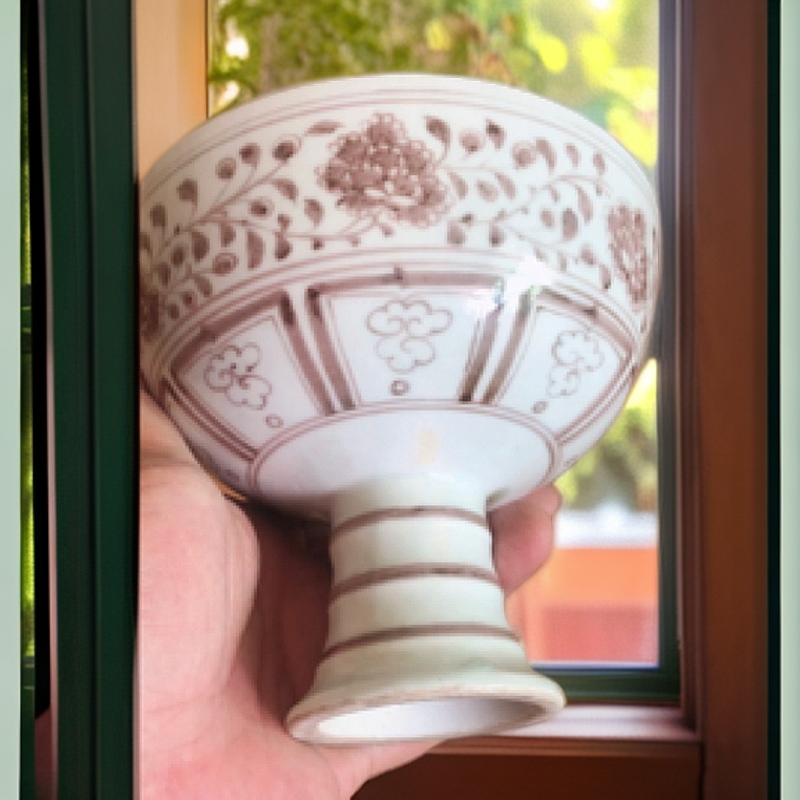 釉里红瓷器高足碗