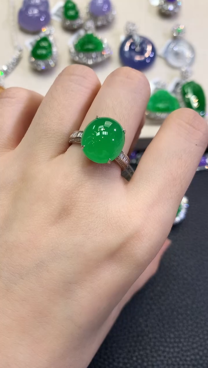 翡翠戒指18K金镶嵌春日珠宝 D53