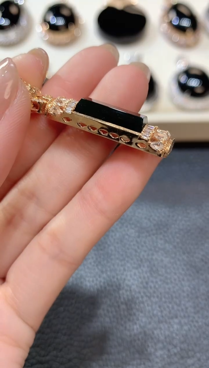 【闪购商品】翡翠吊坠(不含链)18K金镶嵌D31墨翠