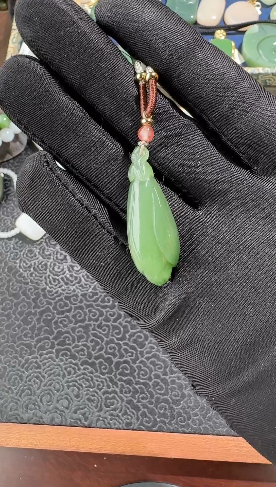 【闪购商品】和田玉颈饰未镶嵌粉青玉兰花