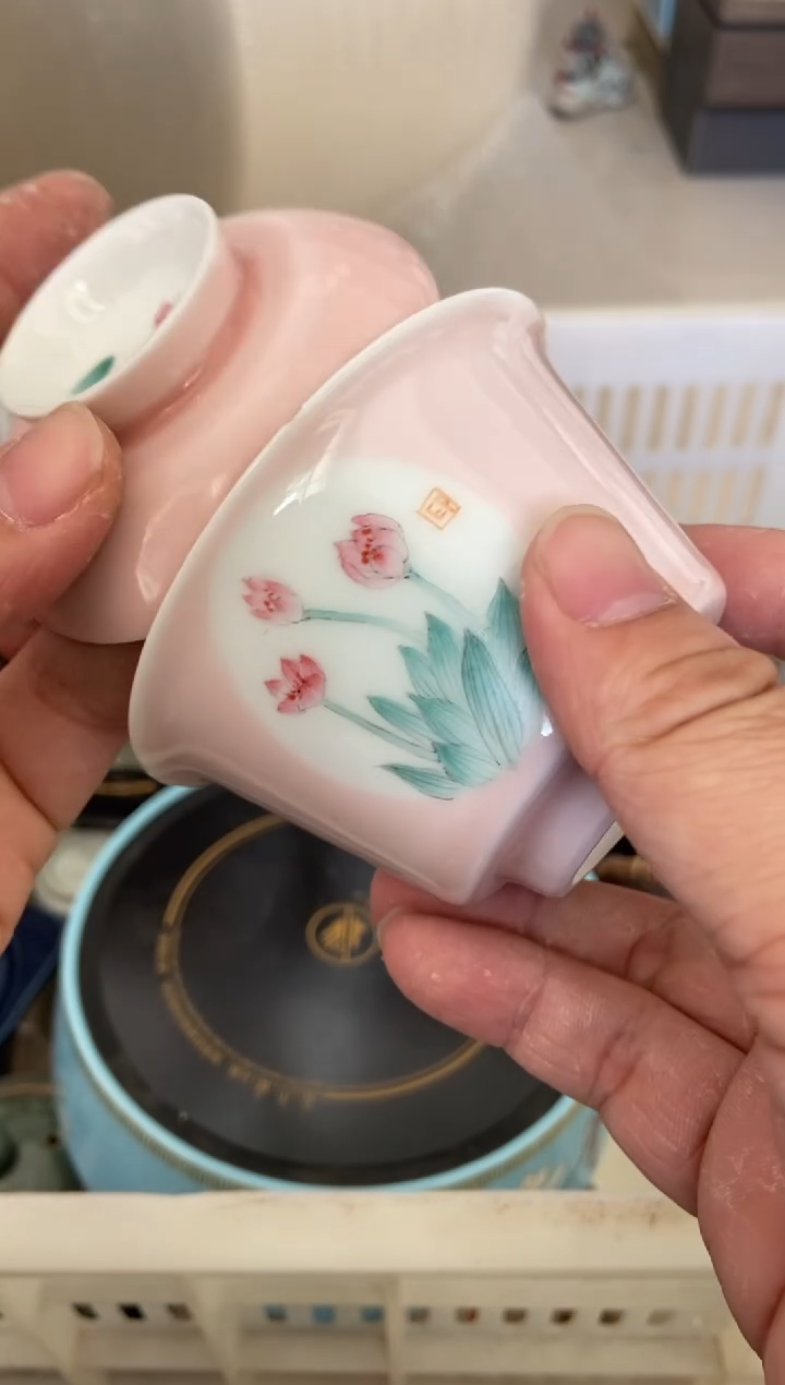 杯子瓷有磕碰的介意勿拍