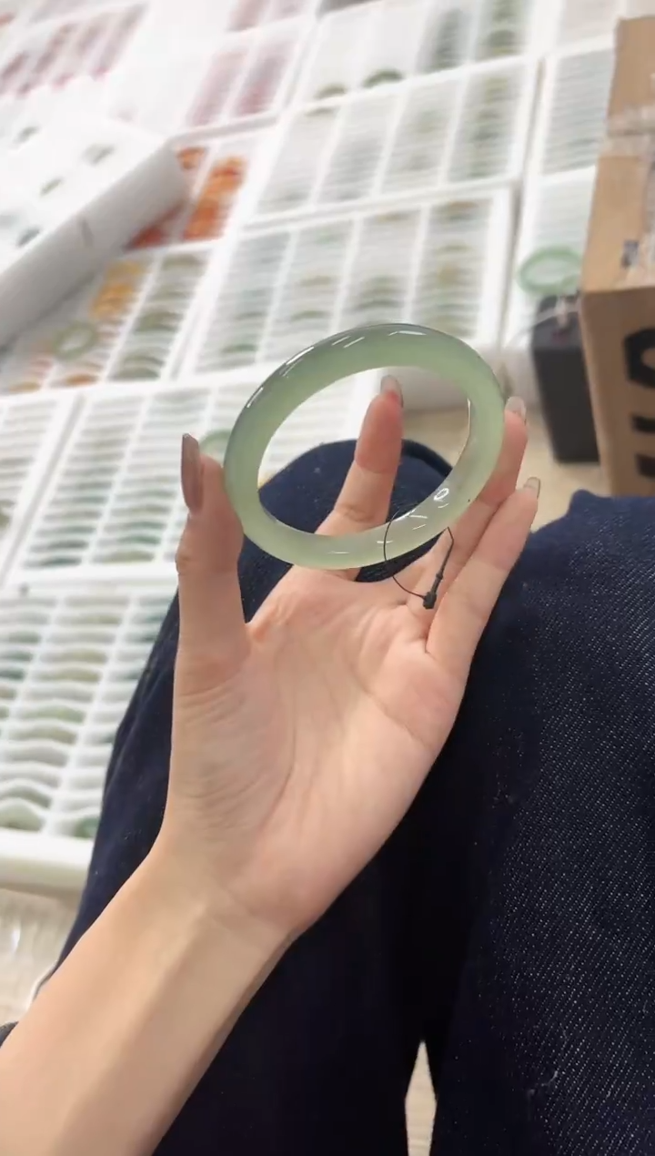 未镶嵌手镯石英质玉82-56D