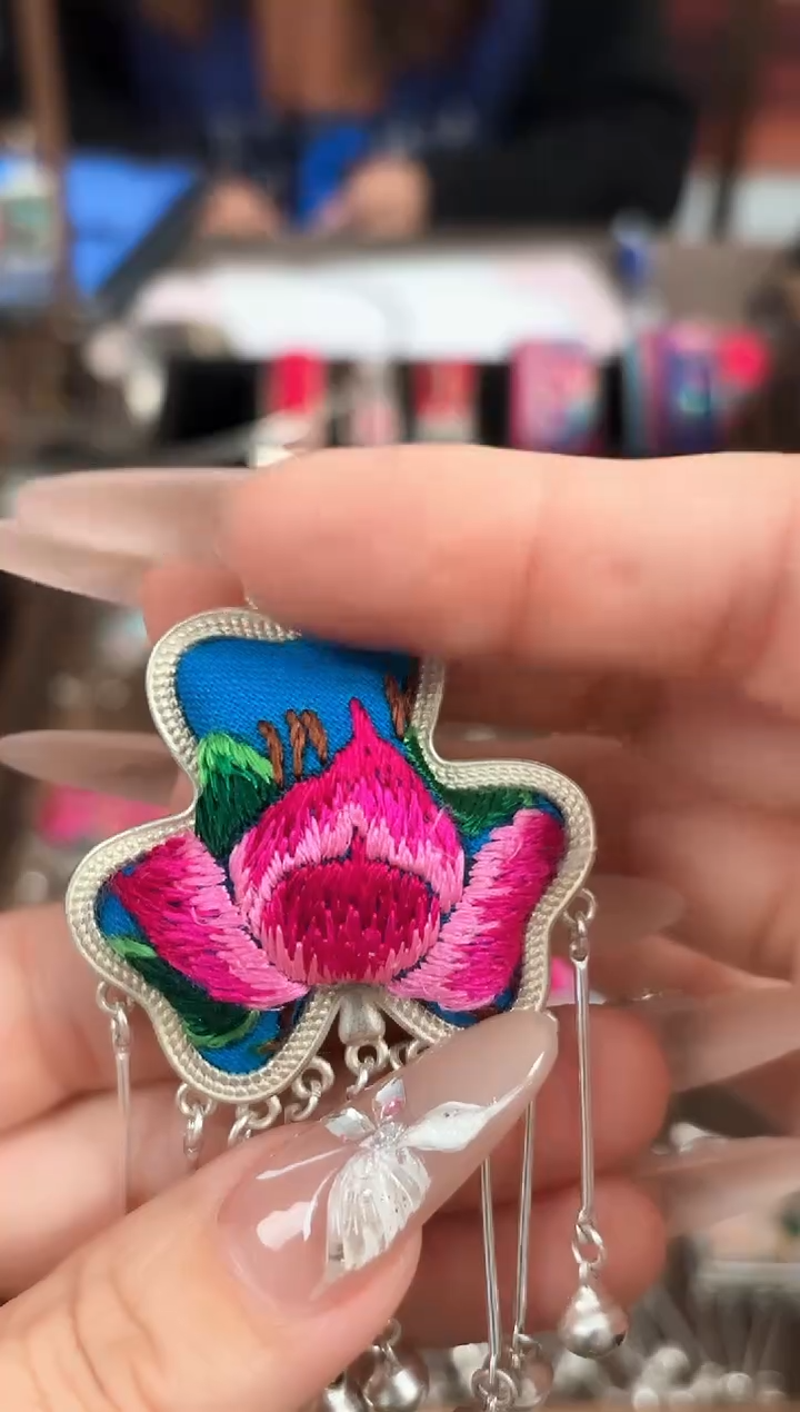 织绣民族风非遗老绣饰品533