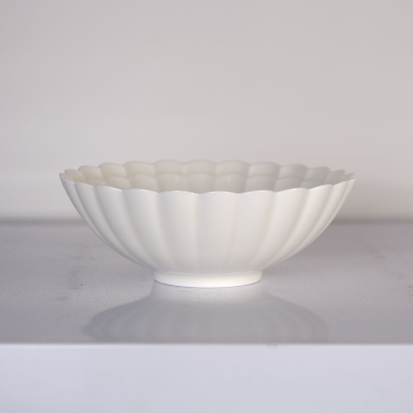 景德镇陶瓷花瓣深果盘