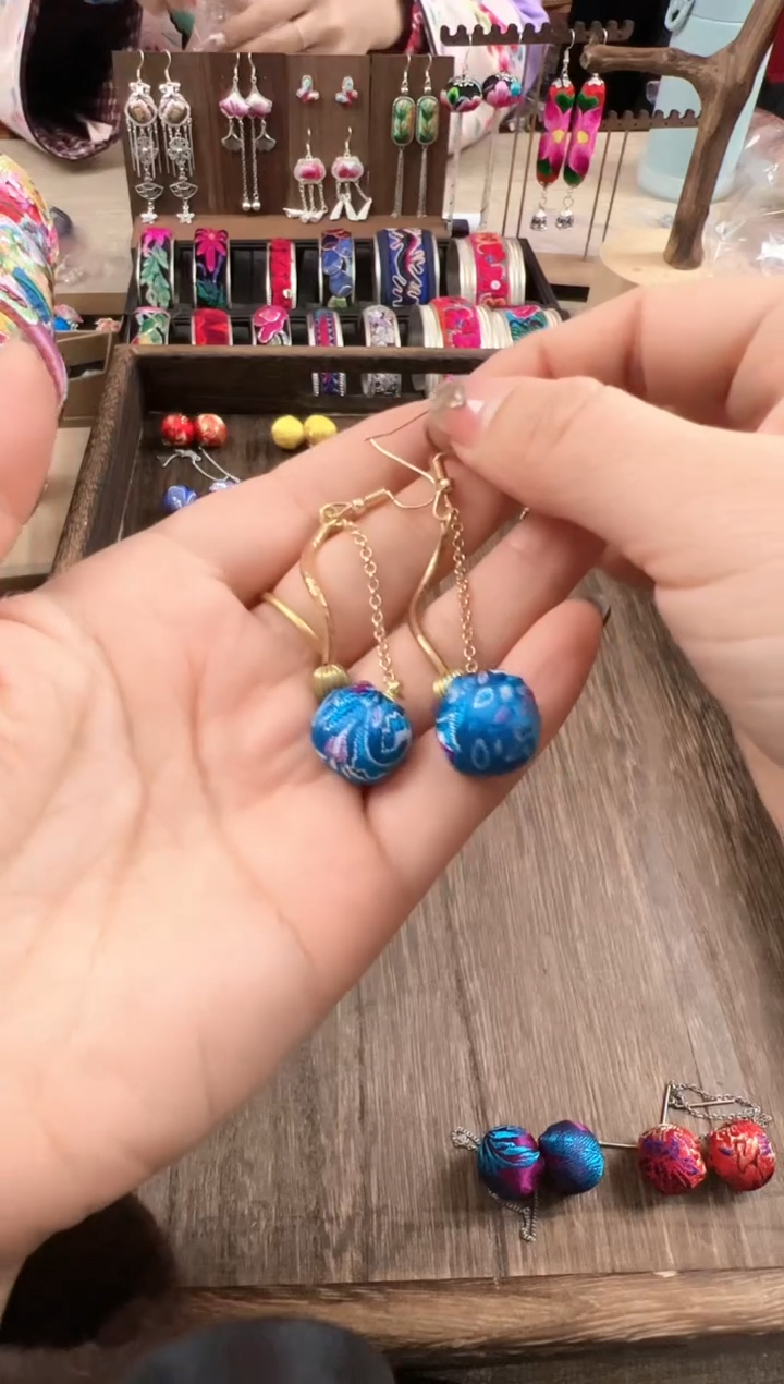 【闪购商品】织绣民族风老绣饰品087