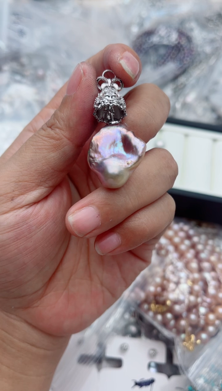 吊坠(不含链)未镶嵌淡水珍珠多样性发其一，非无暇