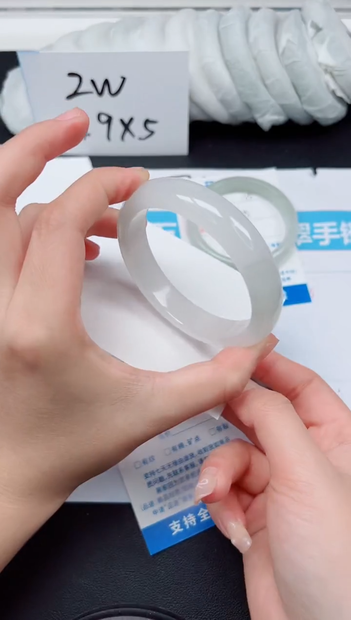 【闪购商品】石英质玉手镯未镶嵌G136-60