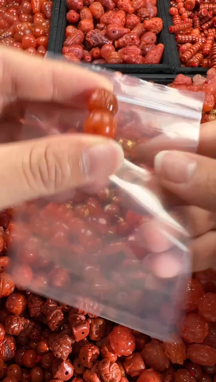 【闪购商品】南红玛瑙颈饰未镶嵌1