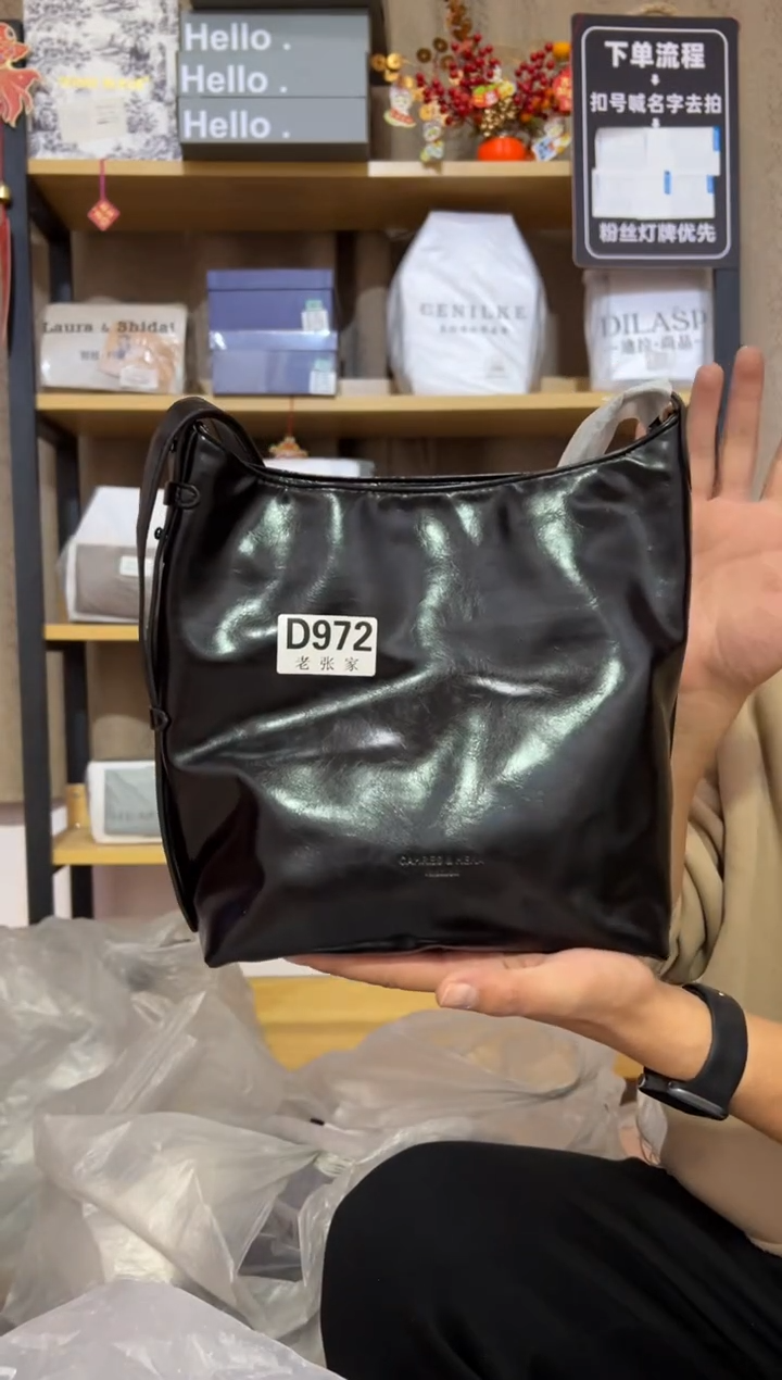 小牛剖层皮革老张家女包972