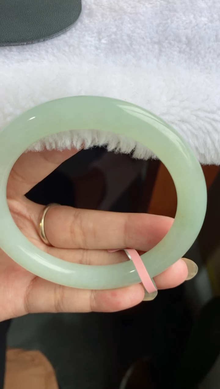 翡翠手镯未镶嵌（高货 冰胶晴果绿）圆条21号