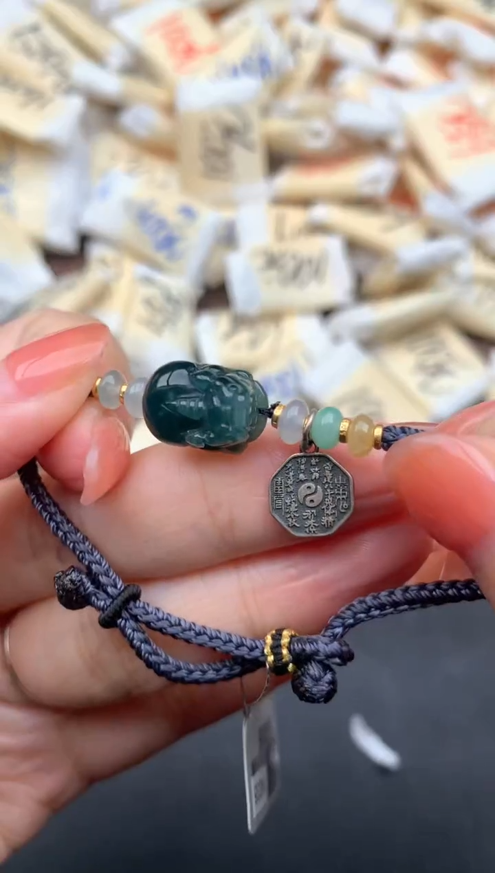 未镶嵌挂件翡翠1