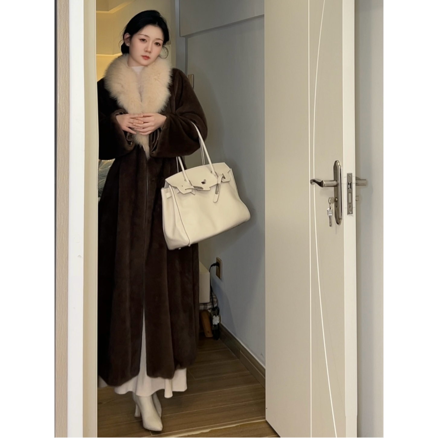 孙小桔《妲己》真狐狸毛领抽绳收腰全身毛毛超显瘦的皮草大衣