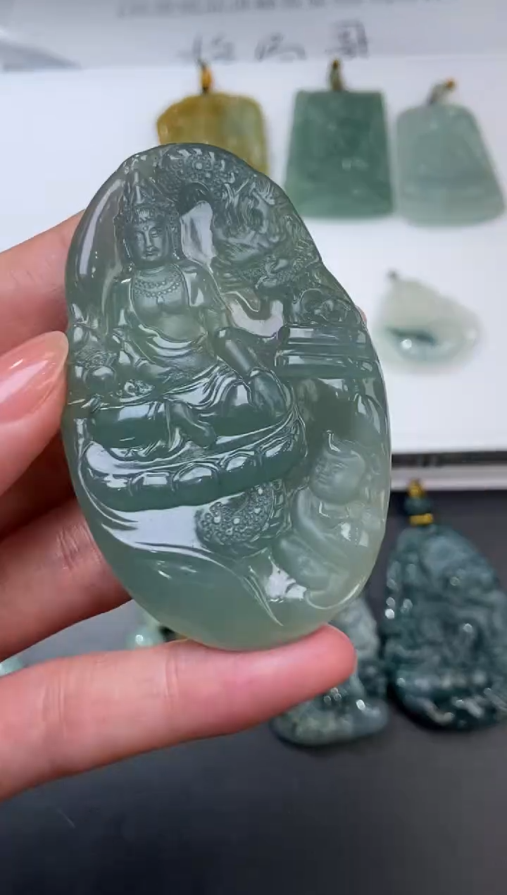 未镶嵌挂件翡翠374913   多人