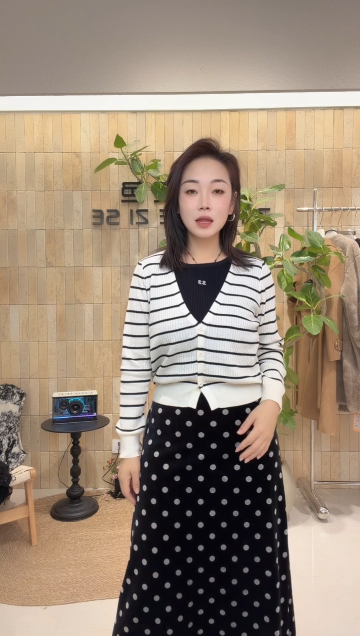 条纹假两件上衣-5107
