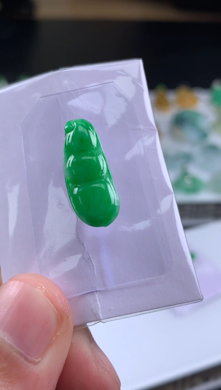 【闪购商品】定制翡翠未镶嵌翡翠