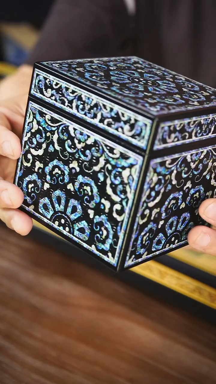 壹藏贰宝幻夜十公分盒子