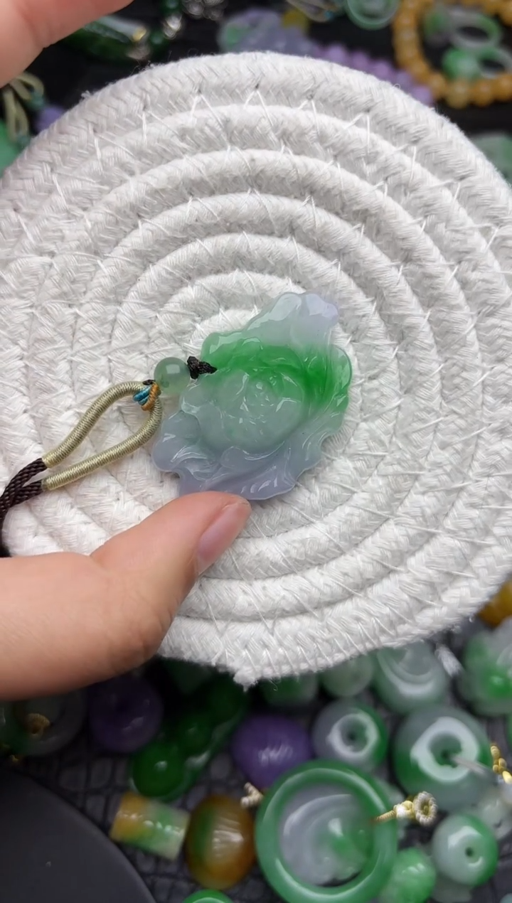 颈饰未镶嵌翡翠缅甸翡翠吊坠