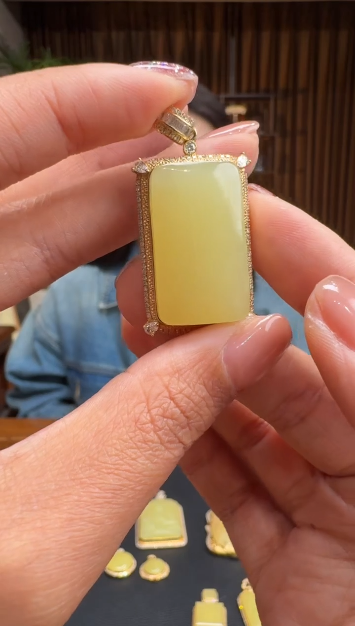 【闪购商品】和田玉13318K金镶嵌2.26冰冰多样性发货