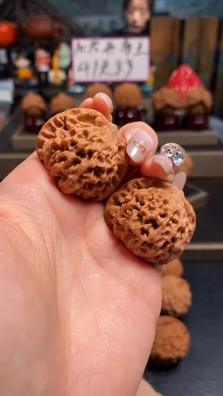 【闪购商品】文玩核桃吊坠B545秦闷36