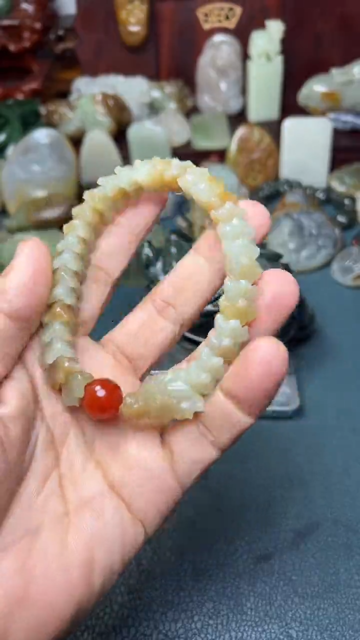 未镶嵌和田玉把件-