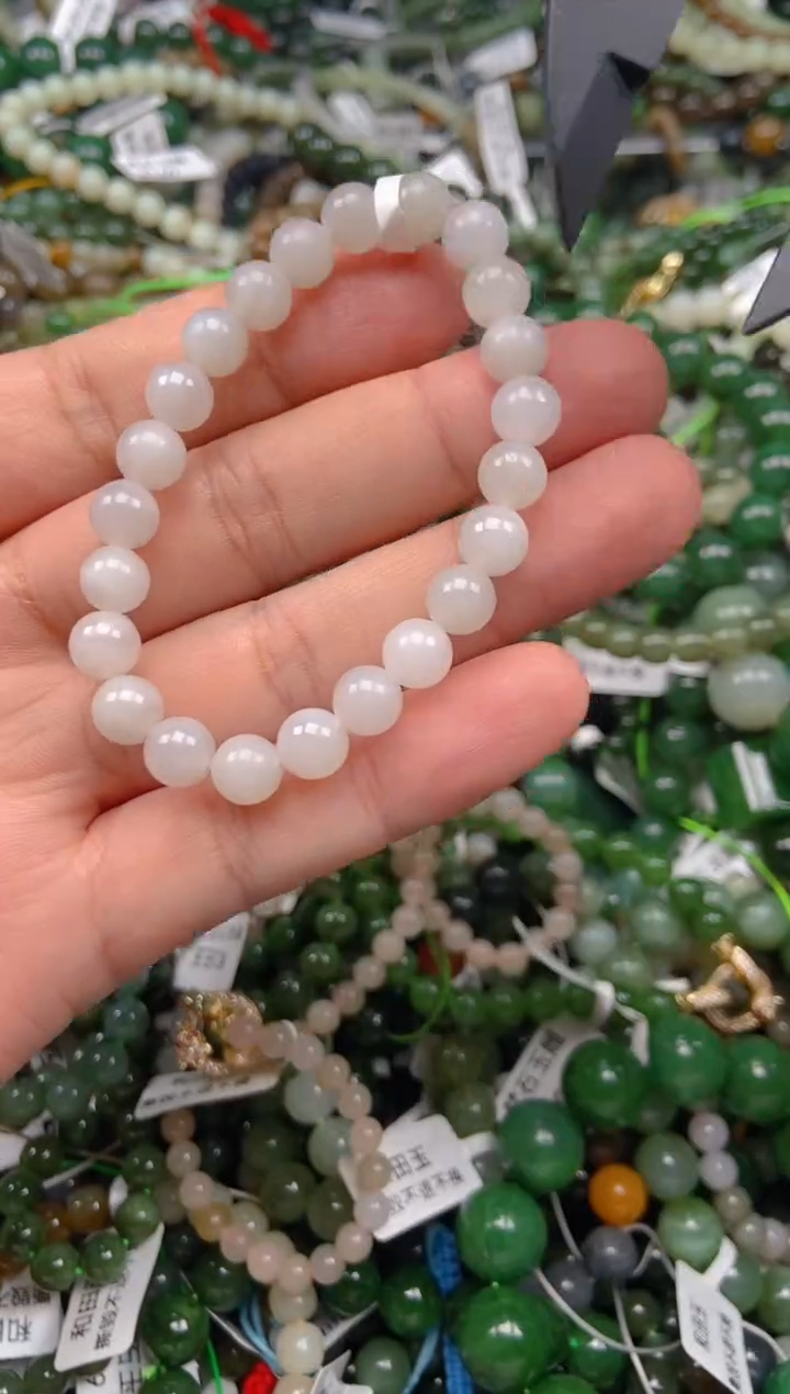 和田玉未镶嵌颈饰1