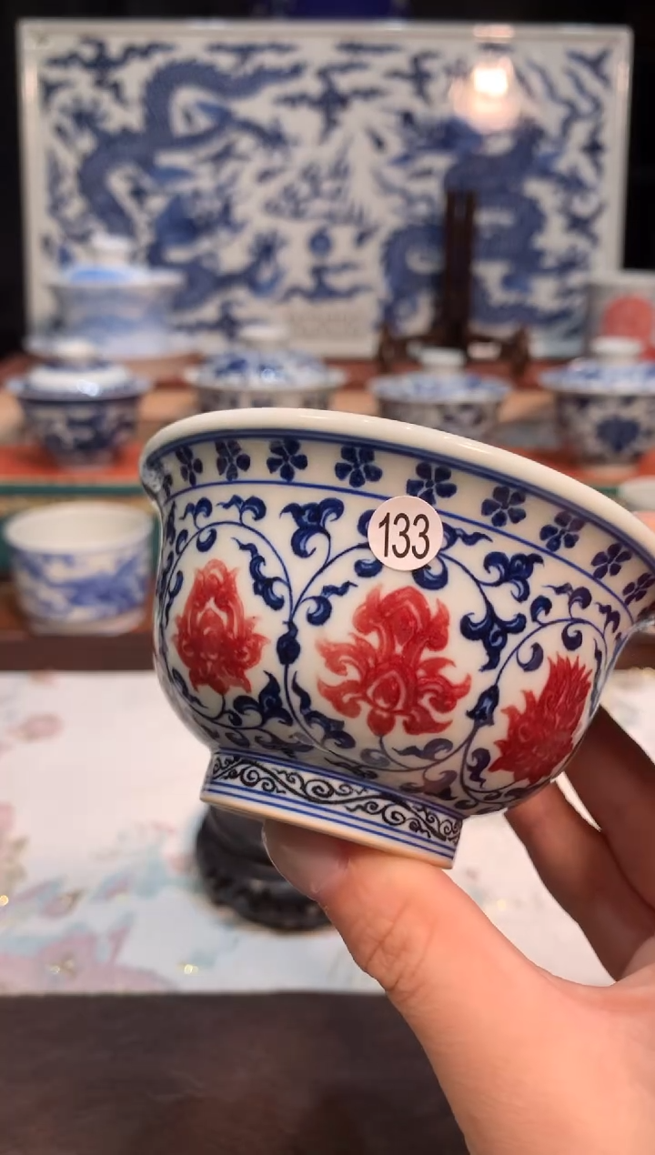 云*133青花釉里红缠枝莲压手杯hl003