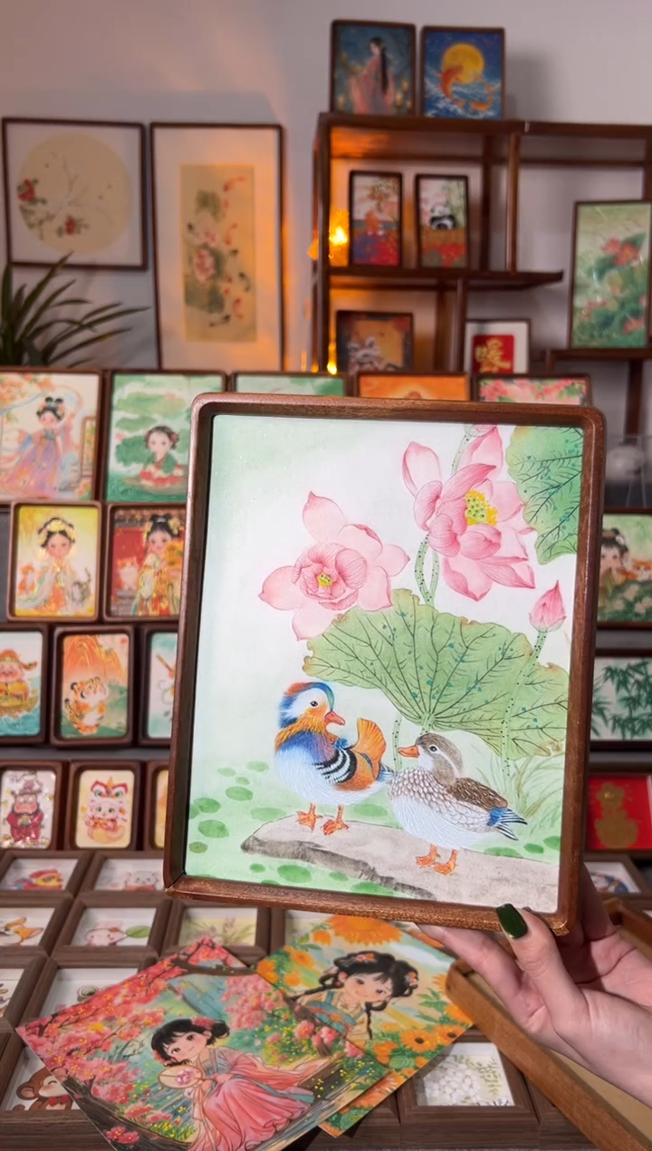 【闪购商品】国画鸳鸯荷花 手绘国画10寸花梨
