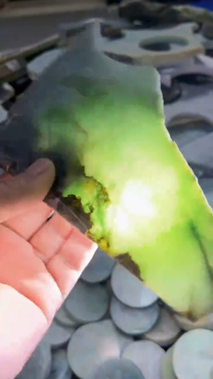 【闪购商品】翡翠挂件未镶嵌A货康壹054