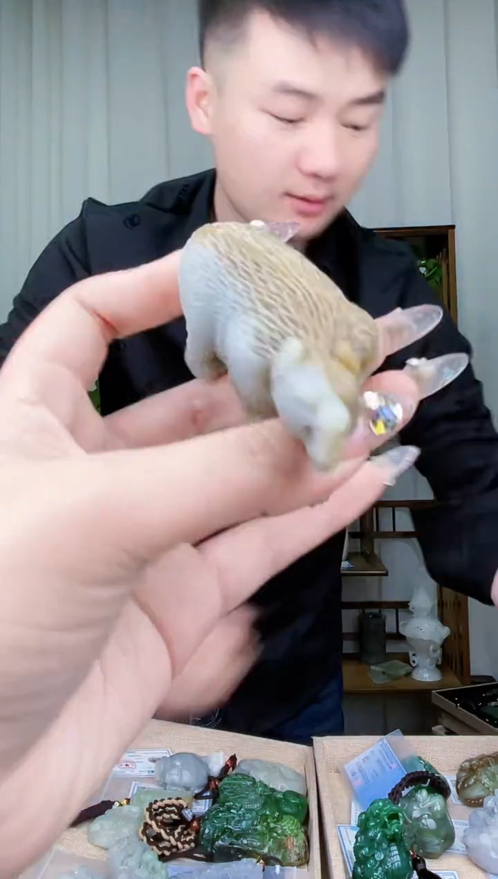 【闪购商品】和田玉挂件未镶嵌拍一发一，多样性发货！