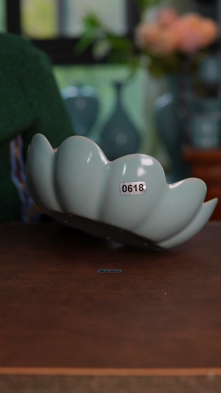 摆件?***?0618天青釉无纹莲花盘17cm