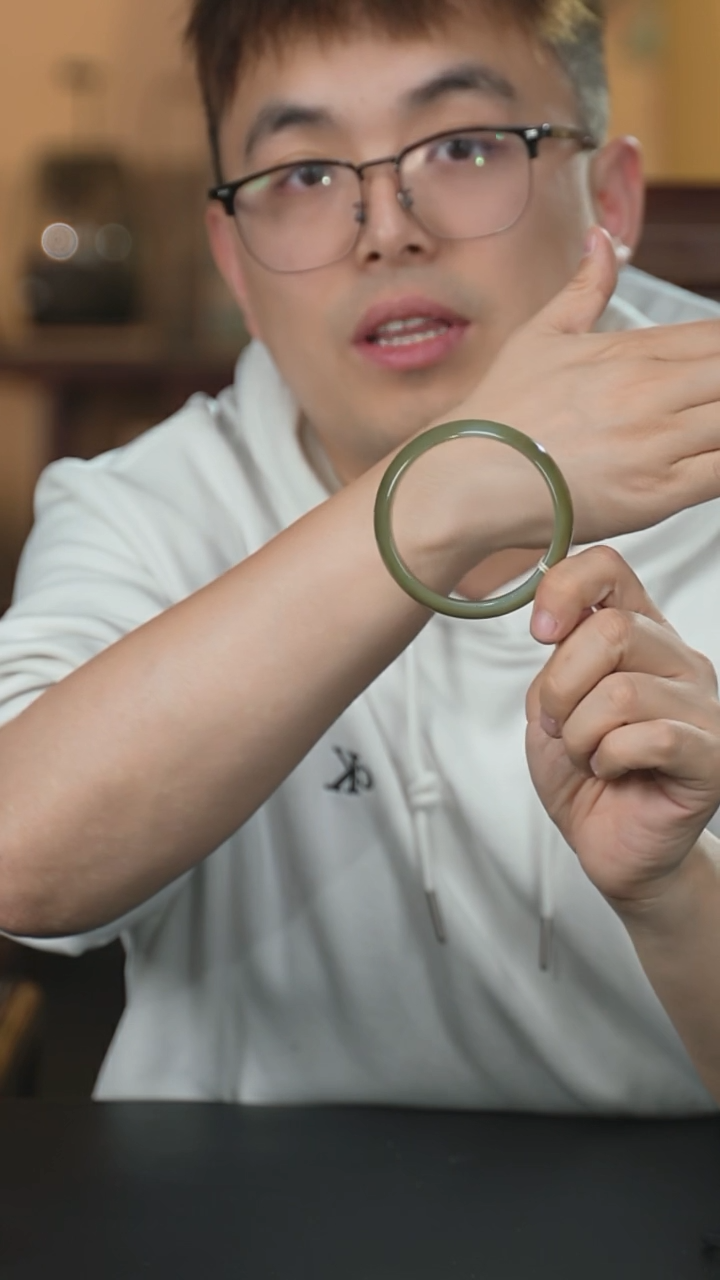 【闪购商品】和田玉手镯未镶嵌50圈口60+