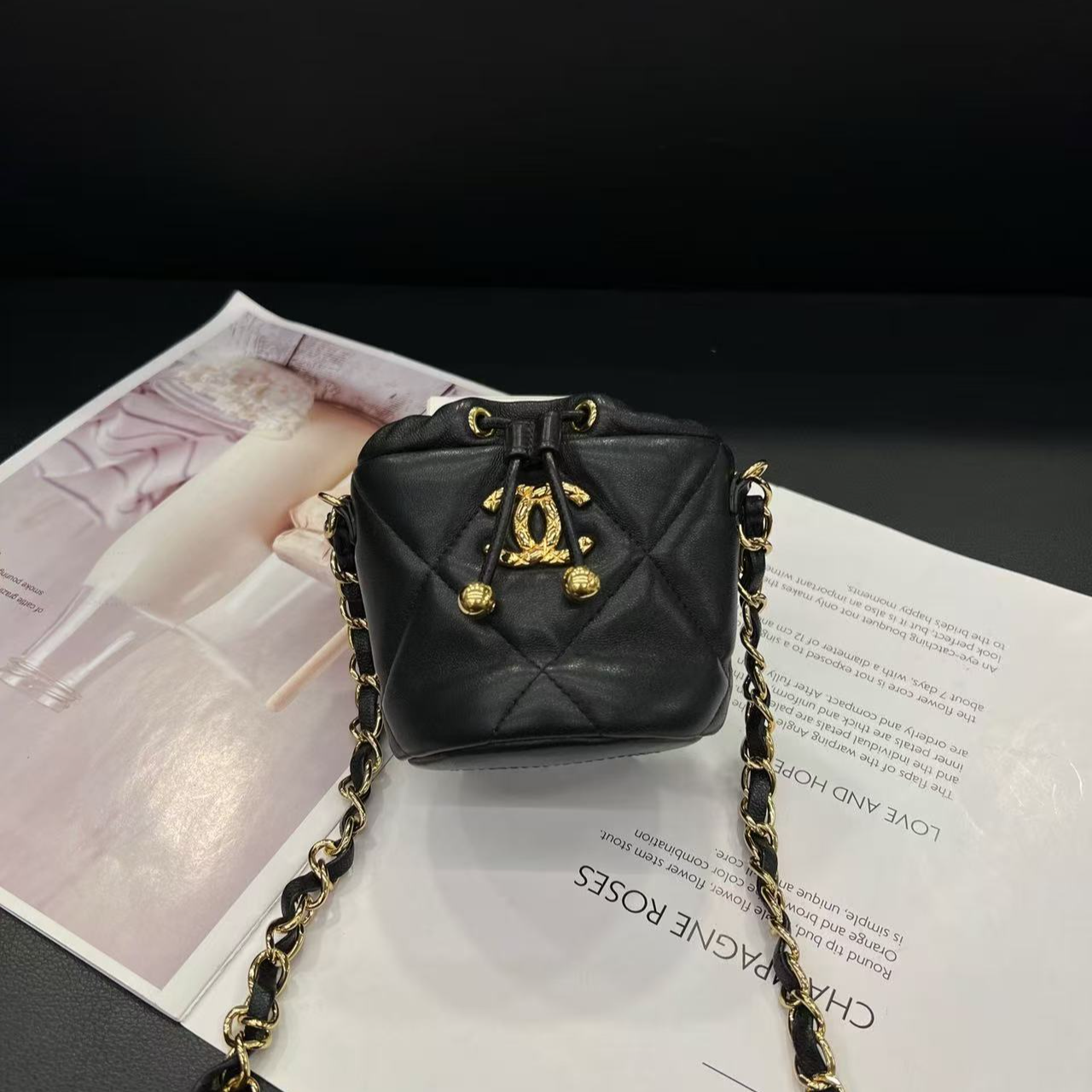 99新 Chanel/香奈儿 专柜18800黑金21年水桶单肩包B6636寄卖服务