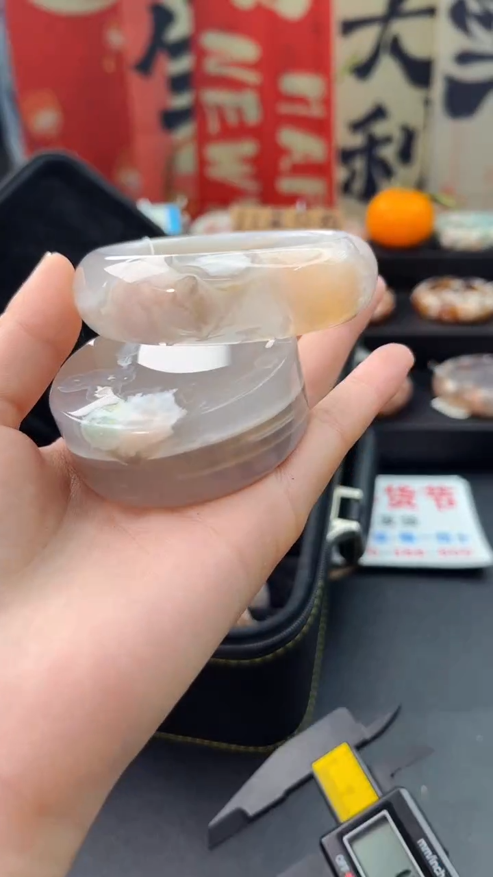 【闪购商品】石英质玉手镯未镶嵌赠送镯心（58圈口）