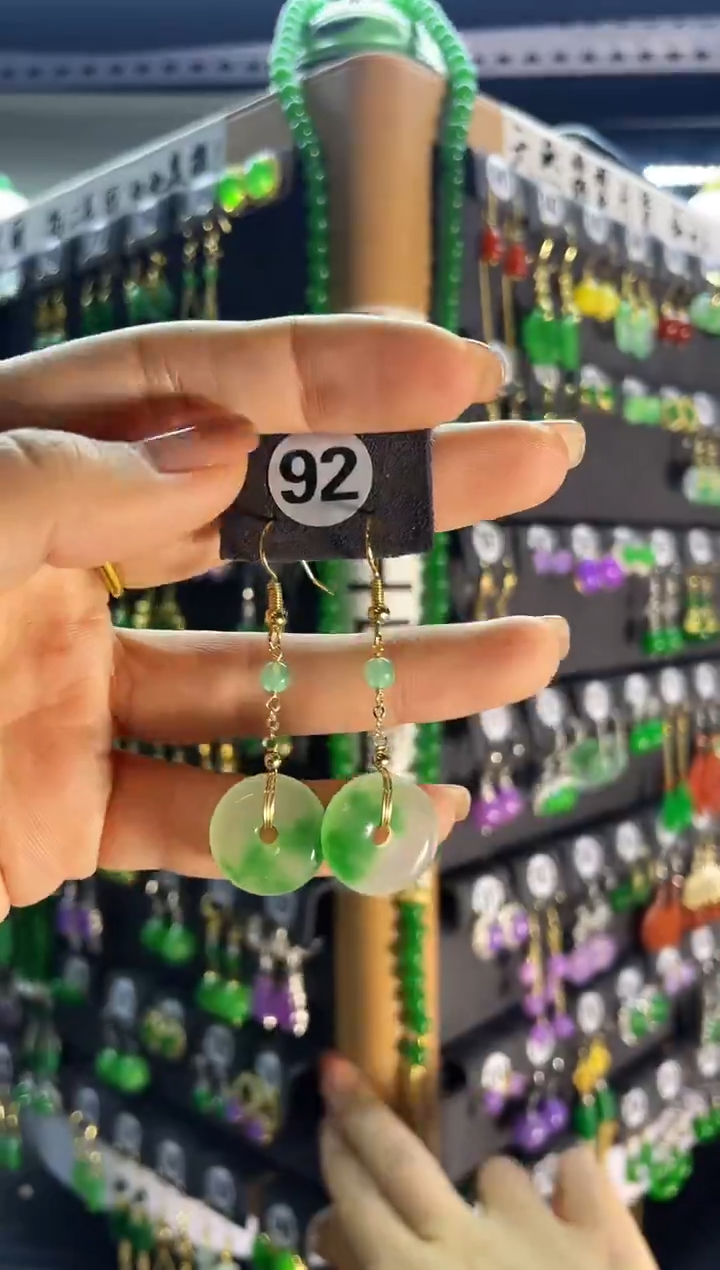 【闪购商品】翡翠耳饰银S925镶嵌92...