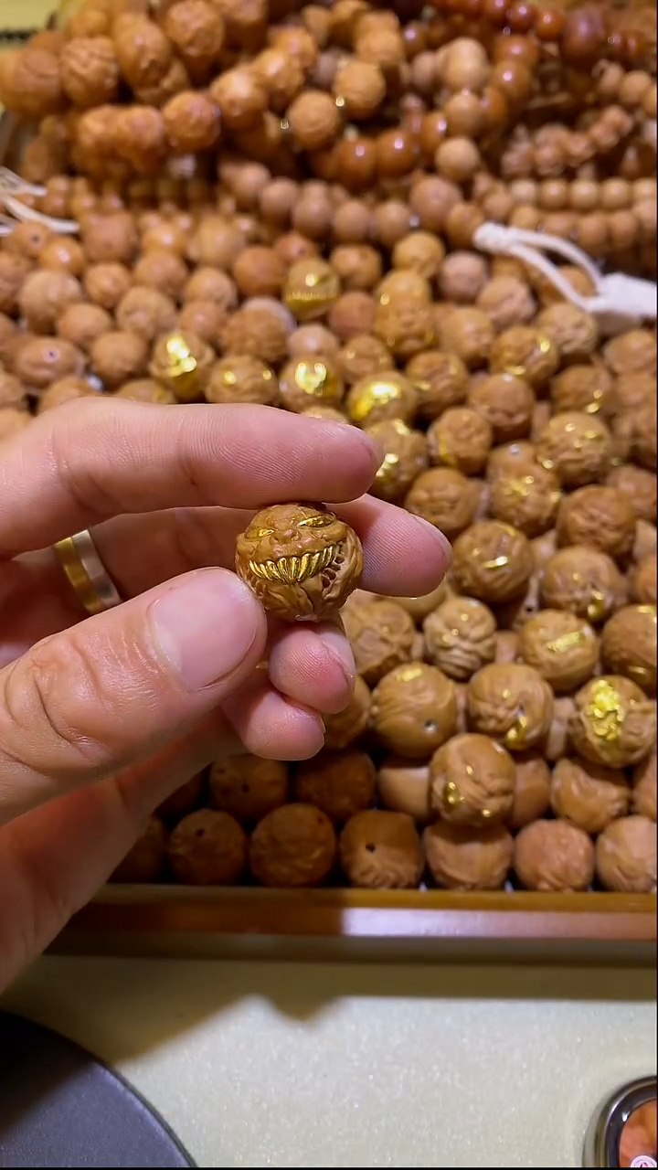 猴头核桃手串中*李赌狗24k镶嵌