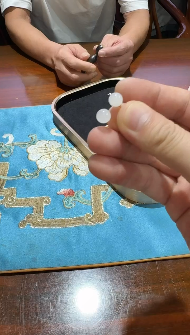 未镶嵌和田玉耳饰和田玉耳钉