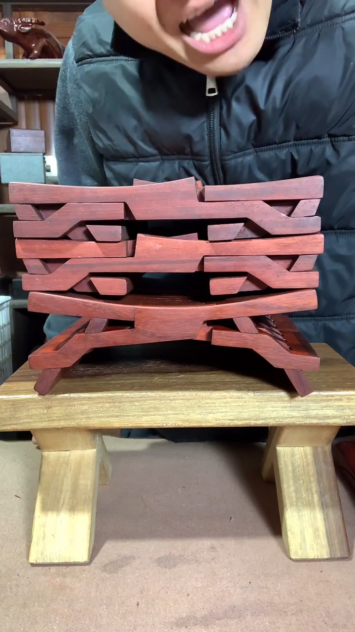 非洲紫檀（红花梨）瑕疵鲁班凳