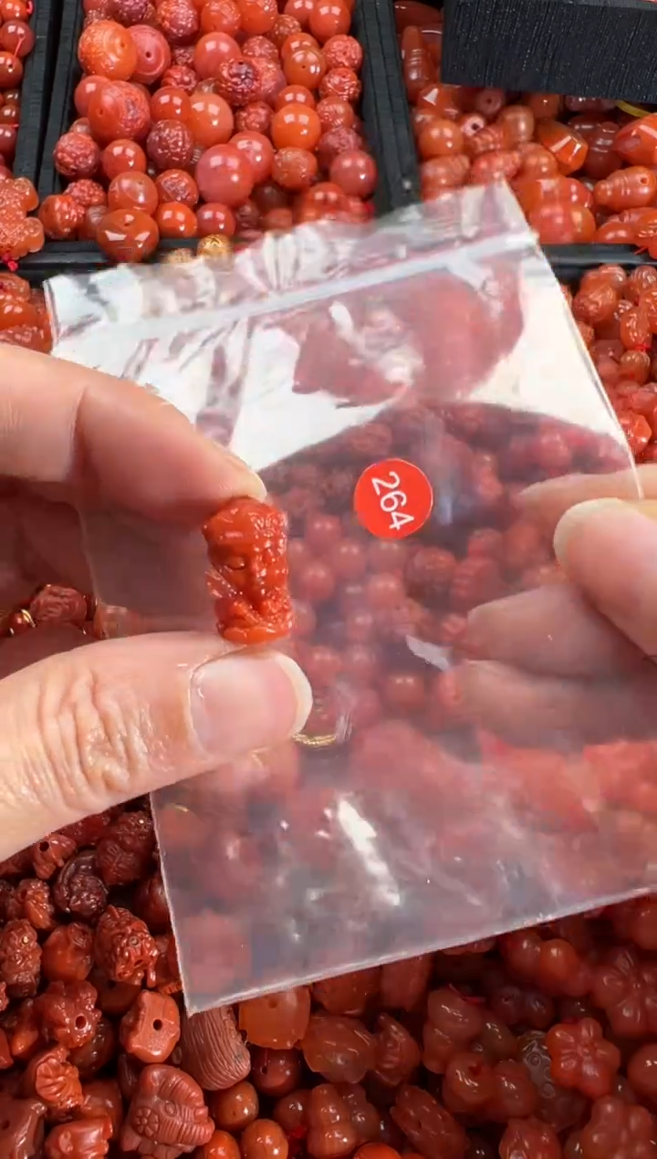 【闪购商品】南红玛瑙颈饰未镶嵌1