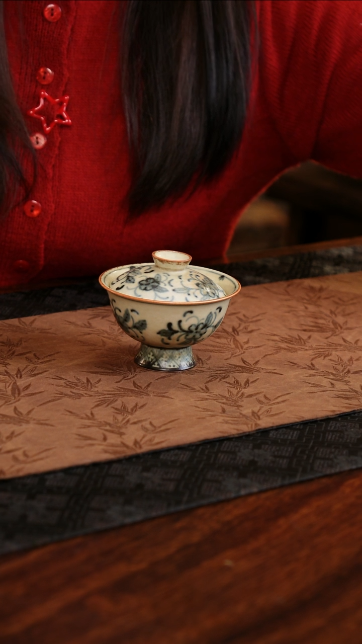 【闪购商品】杯子茗片集花卉高脚盖碗