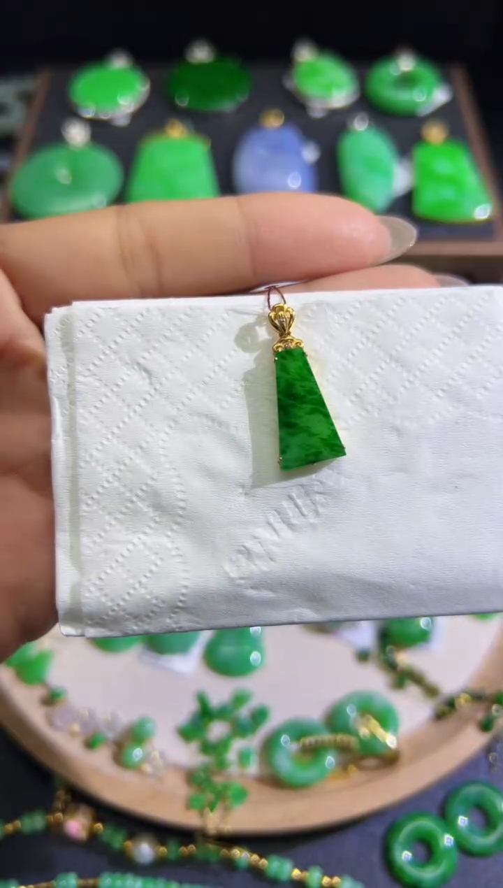 【闪购商品】翡翠颈饰18K金镶嵌Q缅料A货翡翠/支持复检/一件